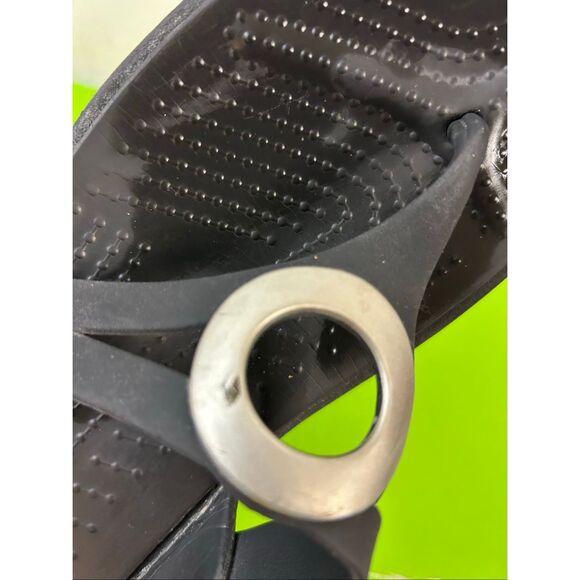 Crocs Sanrah size 8 Black sandals wedges - Picture 9 of 9